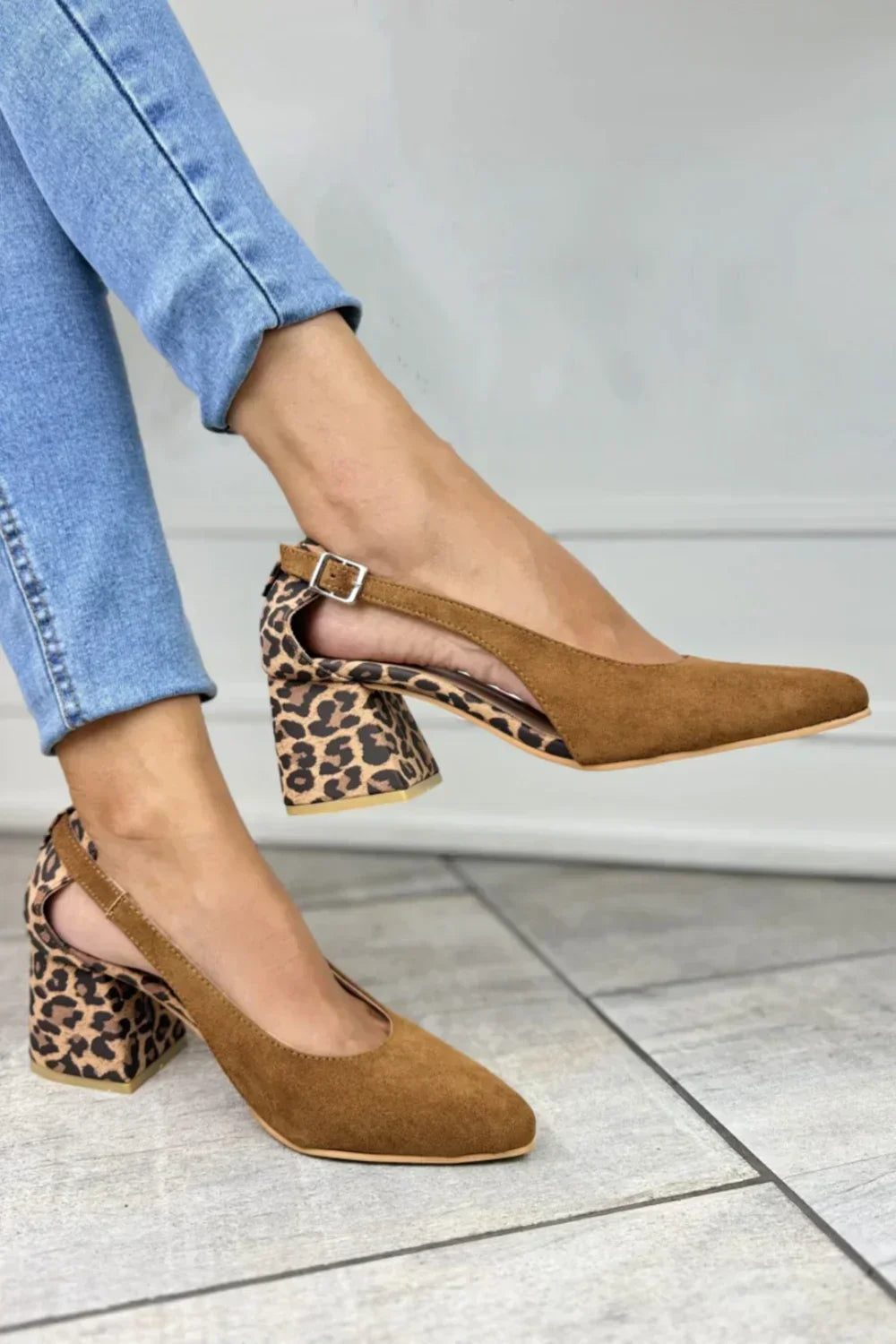 LEOPARDENPRINT FERSEN-SLINGBACKS