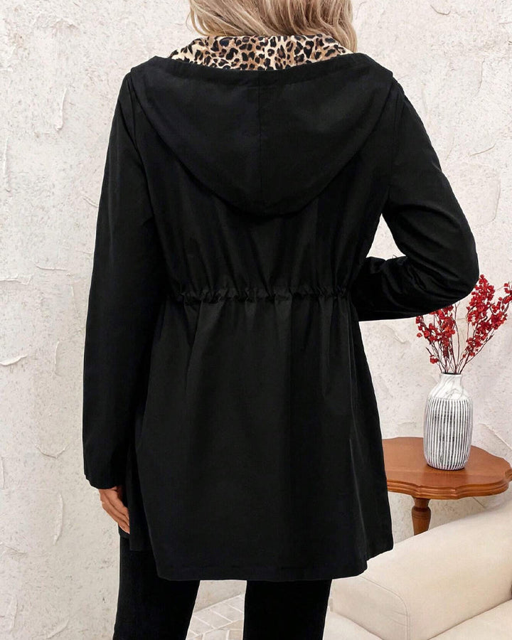 Wendbarer Kapuzenmantel mit Leopardenmuster