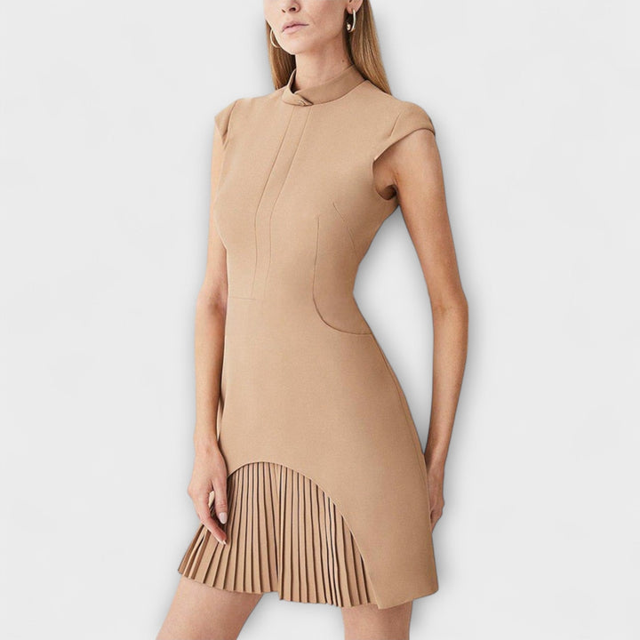 Elowen – Militärisch inspiriertes Patchwork-Minikleid